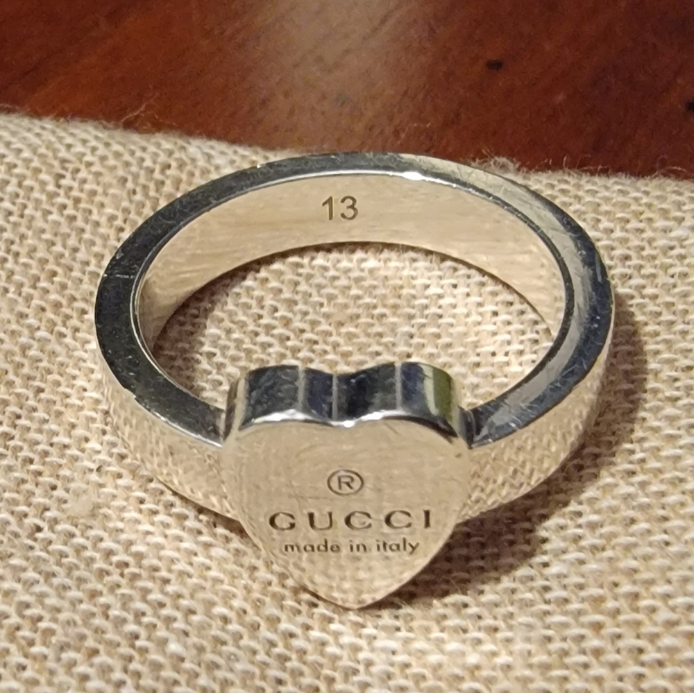GUCCI TRADEMARK RING WITH HEART SIZE 6
